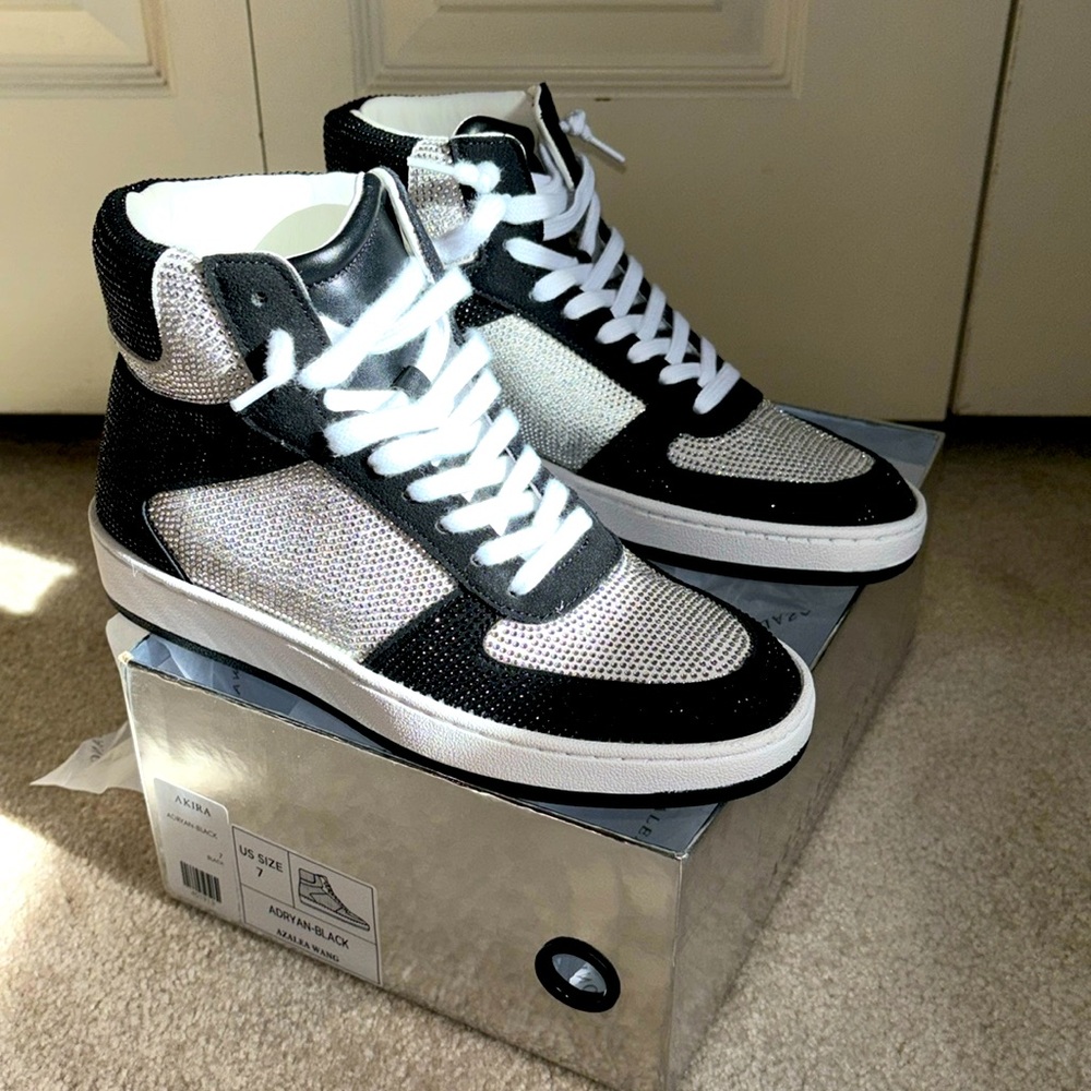 NWT Azalea Wang high top sparkly sneakers size 7